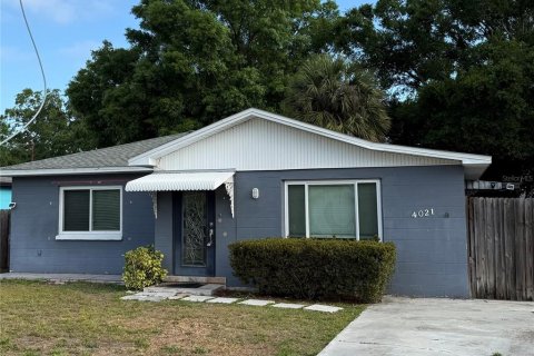 Casa en venta en Tampa, Florida, 2 dormitorios, 93.65 m2 № 1637096 - foto 1