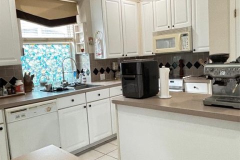 House in Kissimmee, Florida 4 bedrooms, 258.27 sq.m. № 1822951 - photo 13
