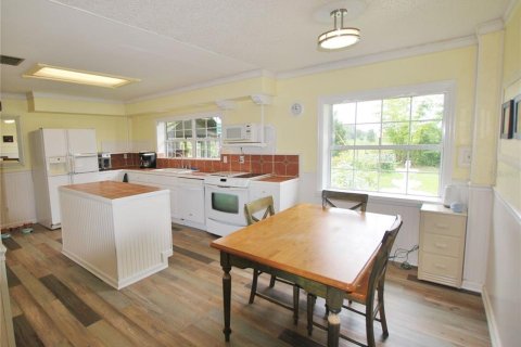 House in Eustis, Florida 4 bedrooms, 201.23 sq.m. № 1828050 - photo 5