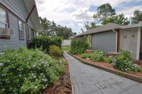 House in Eustis, Florida 4 bedrooms, 201.23 sq.m. № 1828050 - photo 21