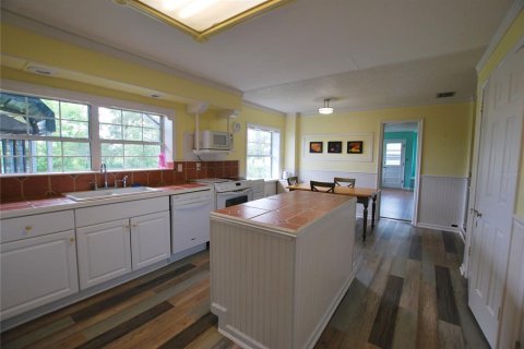 House in Eustis, Florida 4 bedrooms, 201.23 sq.m. № 1828050 - photo 6