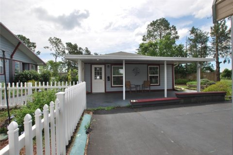 House in Eustis, Florida 4 bedrooms, 201.23 sq.m. № 1828050 - photo 16