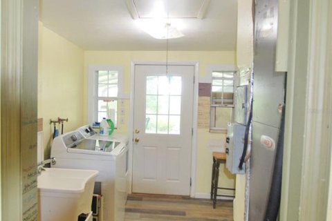 House in Eustis, Florida 4 bedrooms, 201.23 sq.m. № 1828050 - photo 15