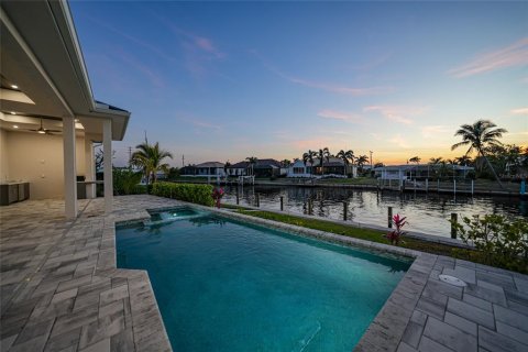 Casa en venta en Punta Gorda, Florida, 4 dormitorios, 243.13 m2 № 1546566 - foto 4