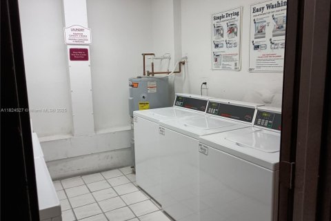 Condominio en alquiler en Miami, Florida, 2 dormitorios, 80.82 m2 № 1790387 - foto 13