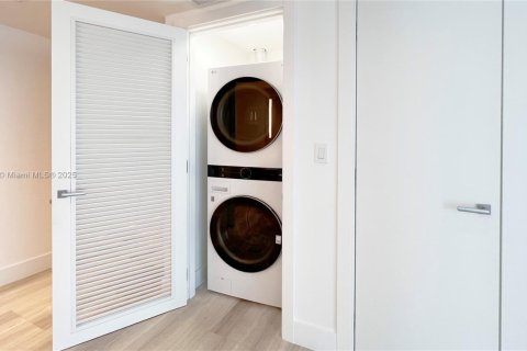 Снять в аренду кондоминиум в Майами, Флорида 1 спальня, 74.88м2, № 1949398 - фото 12