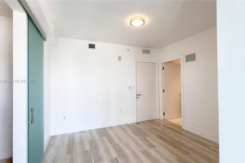 Снять в аренду кондоминиум в Майами, Флорида 1 спальня, 74.88м2, № 1949398 - фото 19