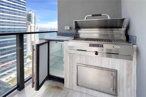 Снять в аренду кондоминиум в Майами, Флорида 1 спальня, 74.88м2, № 1949398 - фото 17