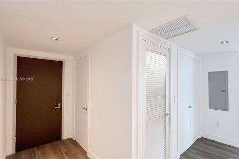 Снять в аренду кондоминиум в Майами, Флорида 1 спальня, 74.88м2, № 1949398 - фото 10