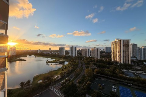 Condo in Aventura, Florida, 3 bedrooms in LANDMARK  № 2070469 - photo 16