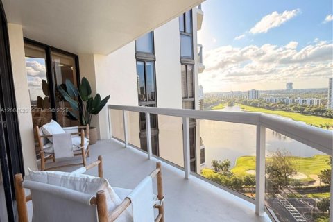 Condo in Aventura, Florida, 3 bedrooms in LANDMARK  № 2070469 - photo 14