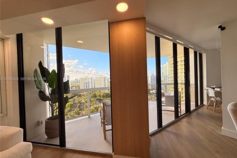 Condo in Aventura, Florida, 3 bedrooms in LANDMARK  № 2070469 - photo 9