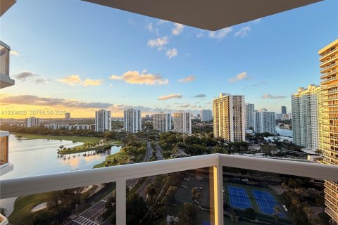 Condo in Aventura, Florida, 3 bedrooms in LANDMARK  № 2070469 - photo 13