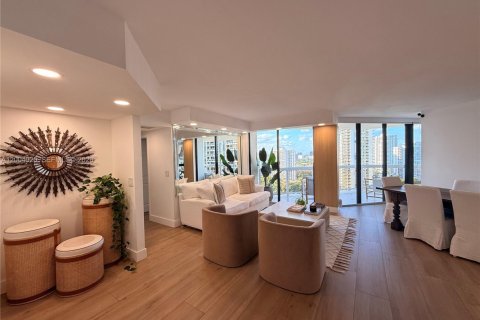 Condo in Aventura, Florida, 3 bedrooms in LANDMARK  № 2070469 - photo 11