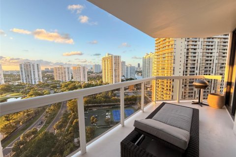 Condo in Aventura, Florida, 3 bedrooms in LANDMARK  № 2070469 - photo 29