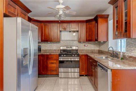 Casa en venta en Leesburg, Florida, 3 dormitorios, 131.27 m2 № 1685020 - foto 2