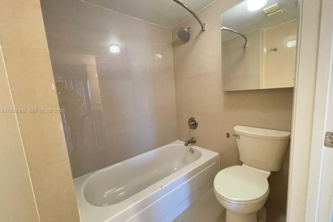 Condominio en venta en Miami, Florida, 2 dormitorios, 98.48 m2 № 2000946 - foto 6