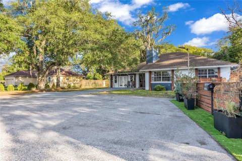 House in Winter Park, Florida 4 bedrooms, 366.96 sq.m. № 2101491 - photo 2