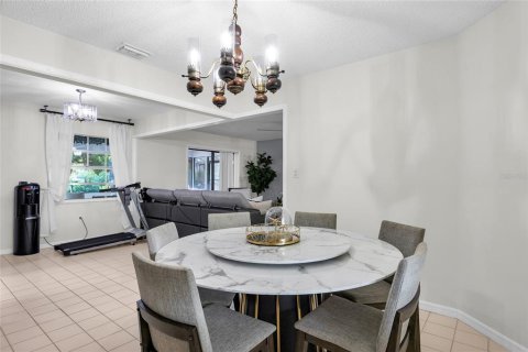 House in Winter Park, Florida 4 bedrooms, 366.96 sq.m. № 2101491 - photo 22