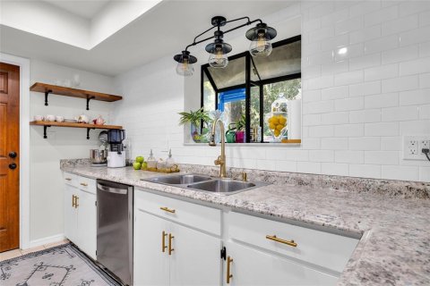 House in Winter Park, Florida 4 bedrooms, 366.96 sq.m. № 2101491 - photo 19