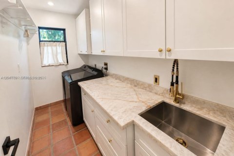 Casa en venta en Southwest Ranches, Florida, 6 dormitorios, 506.13 m2 № 2247839 - foto 17