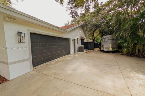 Casa en venta en Southwest Ranches, Florida, 6 dormitorios, 506.13 m2 № 2247839 - foto 4