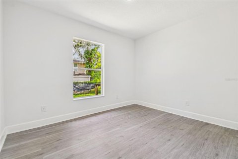 House in Tampa, Florida 4 bedrooms, 147.16 sq.m. № 1902030 - photo 22