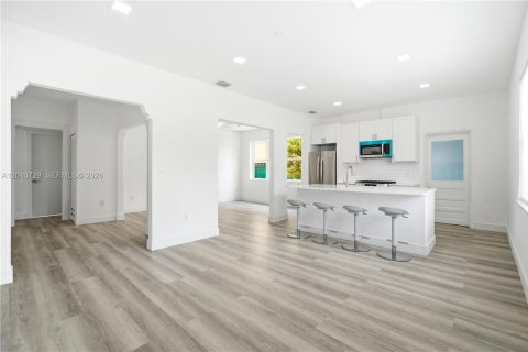 Commercial property in North Miami, Florida 305.56 sq.m. № 2076632 - photo 8