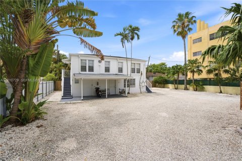 Commercial property in North Miami, Florida 305.56 sq.m. № 2076632 - photo 22