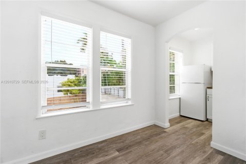 Commercial property in North Miami, Florida 305.56 sq.m. № 2076632 - photo 29
