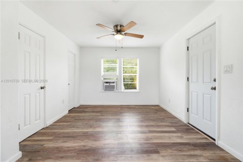 Commercial property in North Miami, Florida 305.56 sq.m. № 2076632 - photo 30