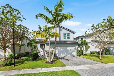 House in Boynton Beach, Florida 5 bedrooms, 251.58 sq.m. № 2427691 - photo 8