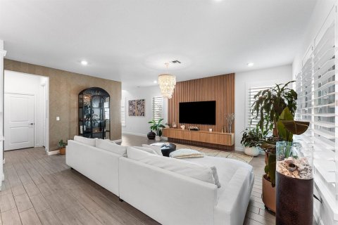 House in Boynton Beach, Florida 5 bedrooms, 251.58 sq.m. № 2427691 - photo 2