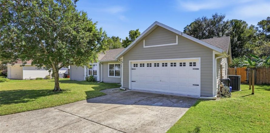 Villa ou maison à Gainesville, Floride 4 chambres, 164.81 m2 № 2420374