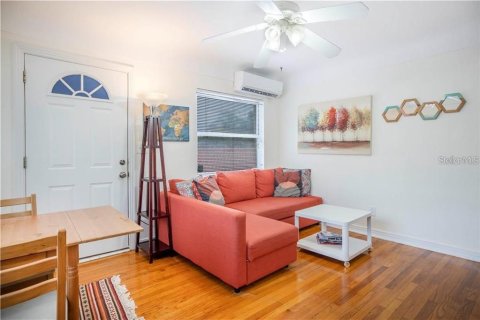 House in Saint Petersburg, Florida 3 bedrooms, 255.48 sq.m. № 1881146 - photo 20