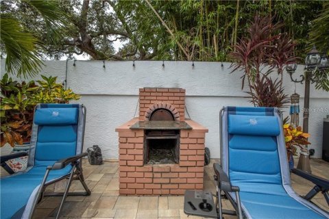 House in Saint Petersburg, Florida 3 bedrooms, 255.48 sq.m. № 1881146 - photo 26