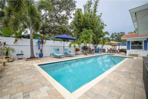 House in Saint Petersburg, Florida 3 bedrooms, 255.48 sq.m. № 1881146 - photo 28
