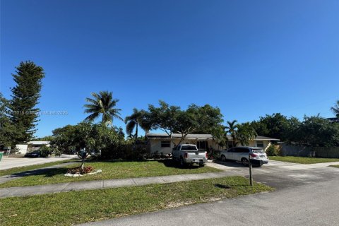 Купить коммерческую недвижимость в Форт-Лодердейл, Флорида 157.56м2, № 1973726 - фото 5