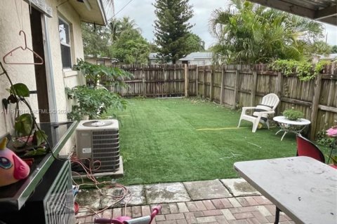 Купить коммерческую недвижимость в Форт-Лодердейл, Флорида 157.56м2, № 1973726 - фото 10