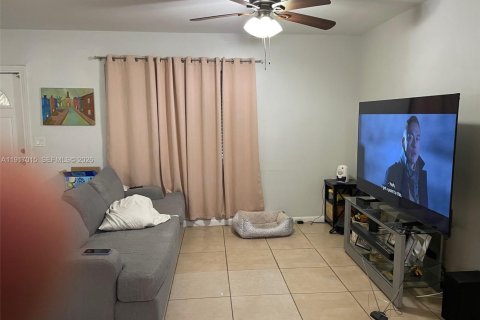 Купить коммерческую недвижимость в Форт-Лодердейл, Флорида 157.56м2, № 1973726 - фото 14