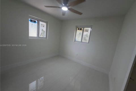 Villa ou maison à vendre à Hollywood, Floride: 3 chambres, 116.13 m2 № 2266021 - photo 8