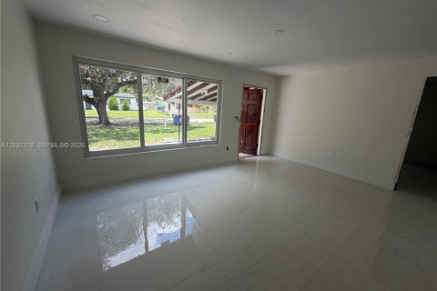 Villa ou maison à vendre à Hollywood, Floride: 3 chambres, 116.13 m2 № 2266021 - photo 4