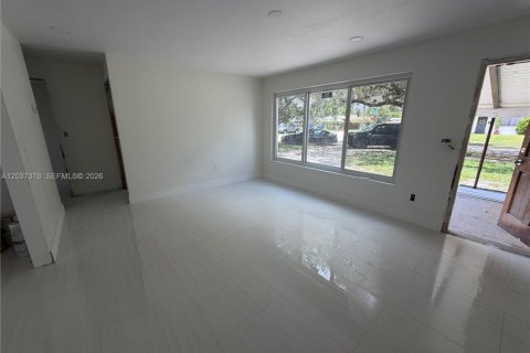 Villa ou maison à vendre à Hollywood, Floride: 3 chambres, 116.13 m2 № 2266021 - photo 3