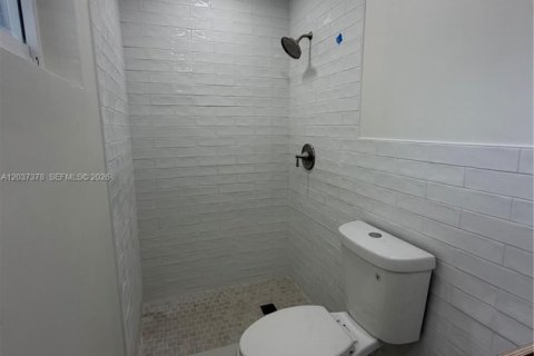 Villa ou maison à vendre à Hollywood, Floride: 3 chambres, 116.13 m2 № 2266021 - photo 7