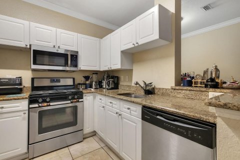 Condo in Orlando, Florida, 2 bedrooms  № 2227738 - photo 10