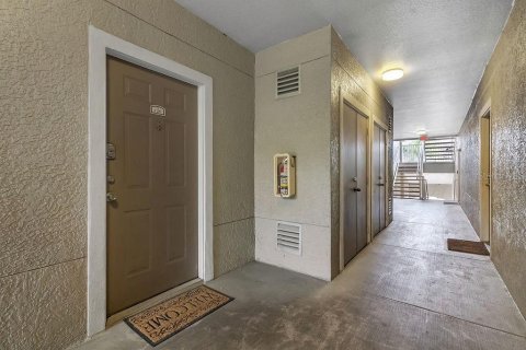 Condo in Orlando, Florida, 2 bedrooms  № 2227738 - photo 3