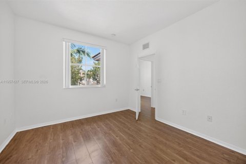 Adosado en venta en Miami, Florida, 3 dormitorios, 134.89 m2 № 2011517 - foto 27