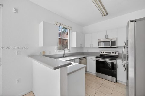 Adosado en venta en Miami, Florida, 3 dormitorios, 134.89 m2 № 2011517 - foto 13