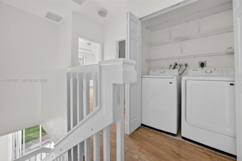 Adosado en venta en Miami, Florida, 3 dormitorios, 134.89 m2 № 2011517 - foto 15