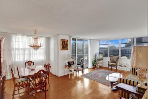 Снять в аренду кондоминиум в Авентура, Флорида 2 спальни, 149.11м2, № 2037683 - фото 5